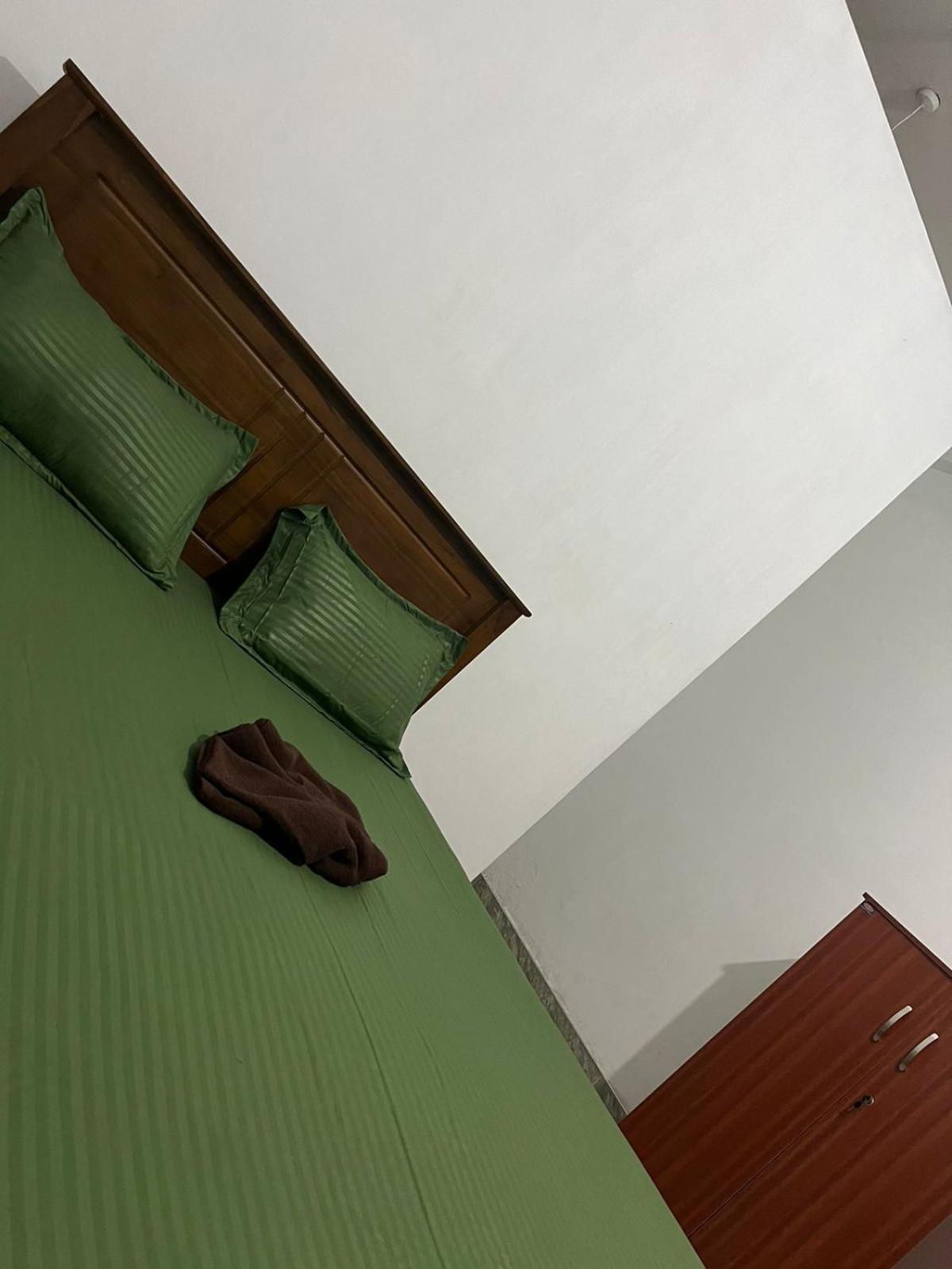 Honey Beach Hostel Negombo Exterior photo