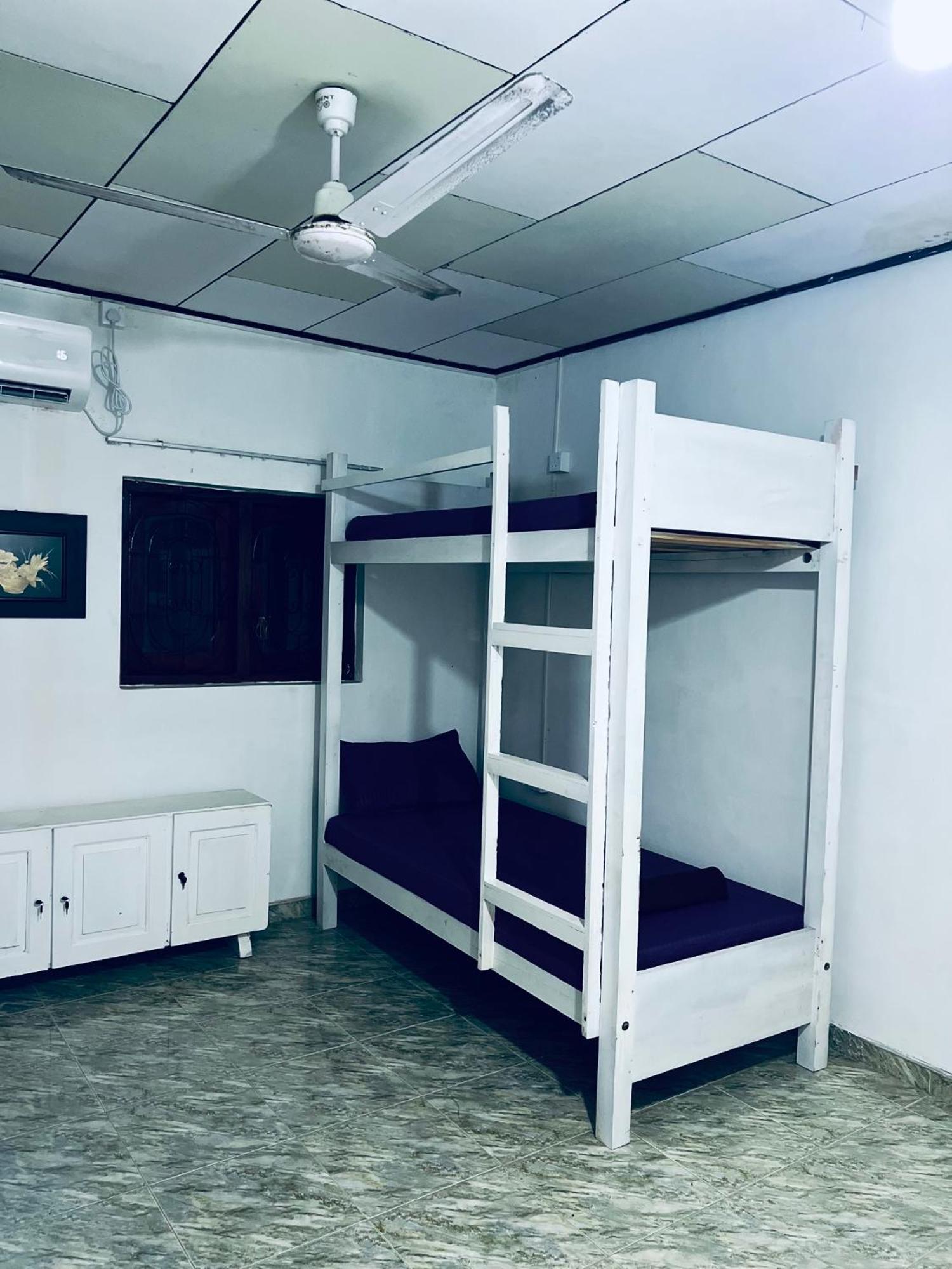 Honey Beach Hostel Negombo Exterior photo